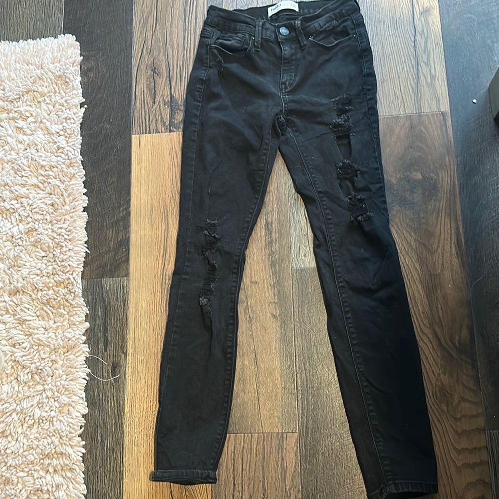 black ripped skinny jeans